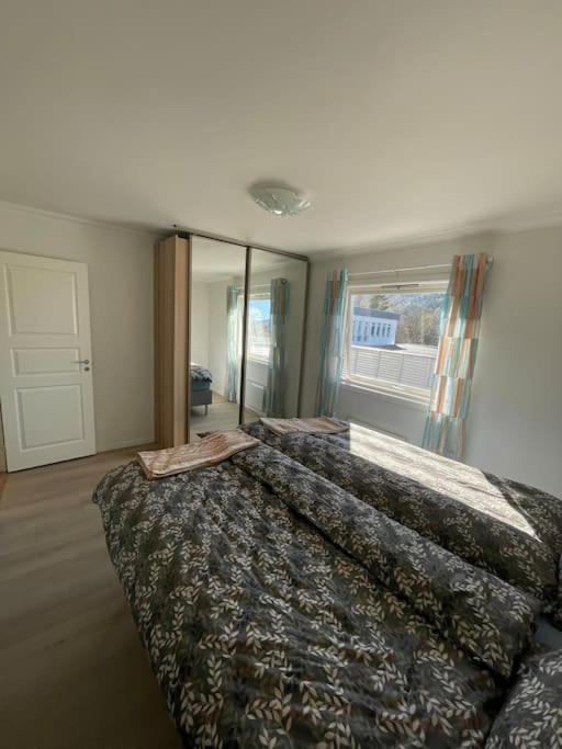 Lovely 2 Bedroom Apartmen With Free Parking Bergen Luaran gambar