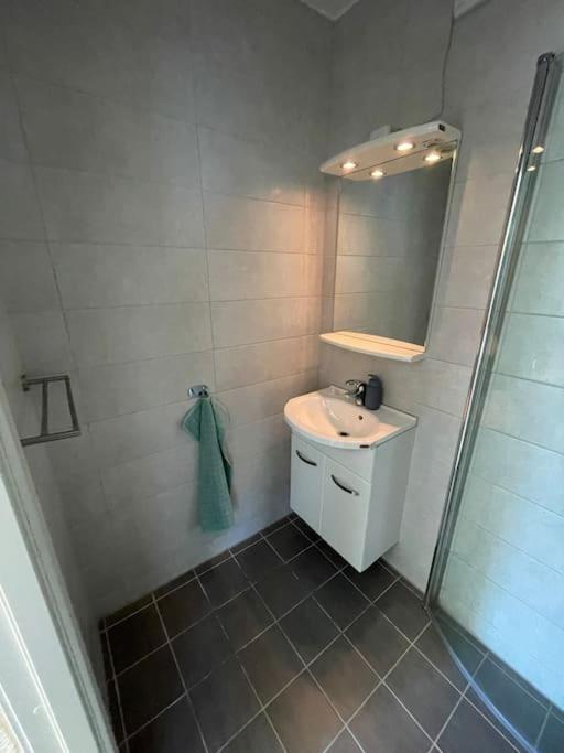 Lovely 2 Bedroom Apartmen With Free Parking Bergen Luaran gambar