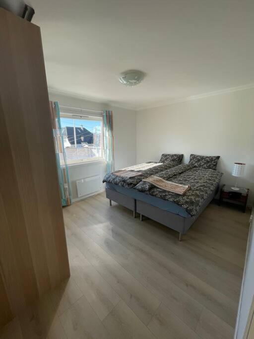 Lovely 2 Bedroom Apartmen With Free Parking Bergen Luaran gambar